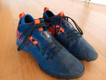 kipsta voetbalschoenen blauw en oranje maat 40 beschikbaar voor biedingen
