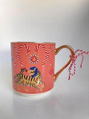 Anthropologie mok kerst beschikbaar voor biedingen