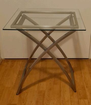 Bijzettafeltje / tafeltje. beschikbaar voor biedingen