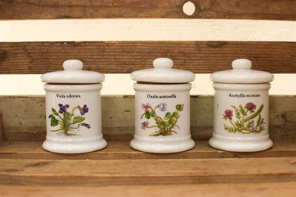 3 stuks porseleinen kruidenpotjes /voorraadpotjes 47483, Gebruikt, Ophalen of Verzenden, Bord(en), Wedgwood