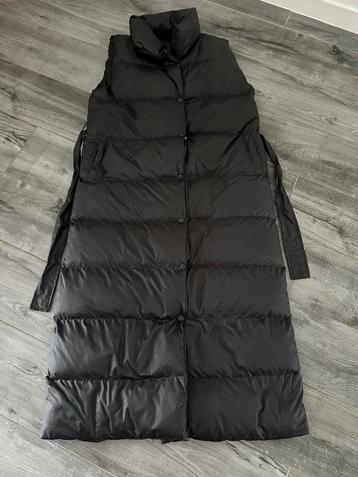 Lange zwarte bodywarmer - Stijlvol! beschikbaar voor biedingen