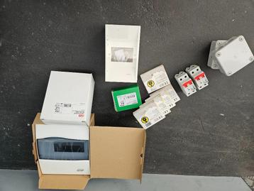 Meterkast schakelaars en andere toebehoren  beschikbaar voor biedingen