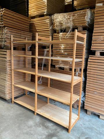 Massief houten stellingen 50cm diep  beschikbaar voor biedingen