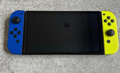 Nintendo Switch Oled wit + extra Joy Con set, Spelcomputers en Games, Spelcomputers | Nintendo Switch, Gebruikt, Switch OLED, Met 2 controllers