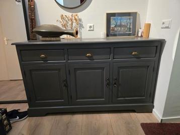 Dressoir Kast met Lades en Deuren beschikbaar voor biedingen