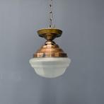Matglazen oude antieke plafondlamp met koperen armatuur, Gebruikt, Ophalen of Verzenden, Glas, Antiek