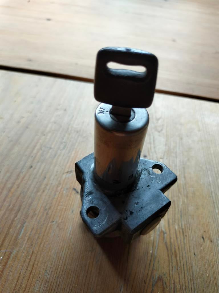 Honda cb400 cb550 cb750 k7 contactslot, Motoren, Ophalen of Verzenden