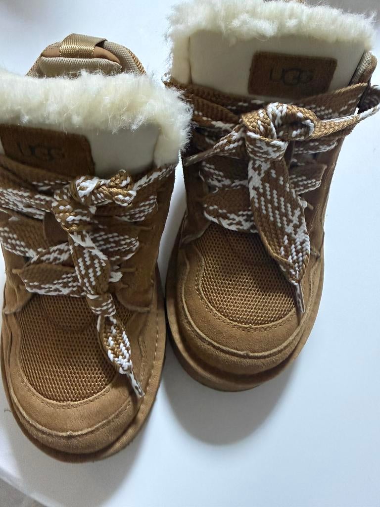 Uggs sneakers, Ophalen of Verzenden, Zo goed als nieuw, Bruin, Sneakers of Gympen