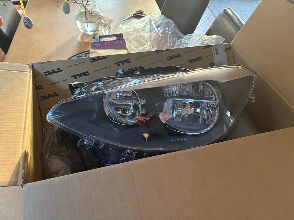 Nieuwe rechter koplamp BMW 1 serie (2013), Ophalen of Verzenden, Nieuw, BMW
