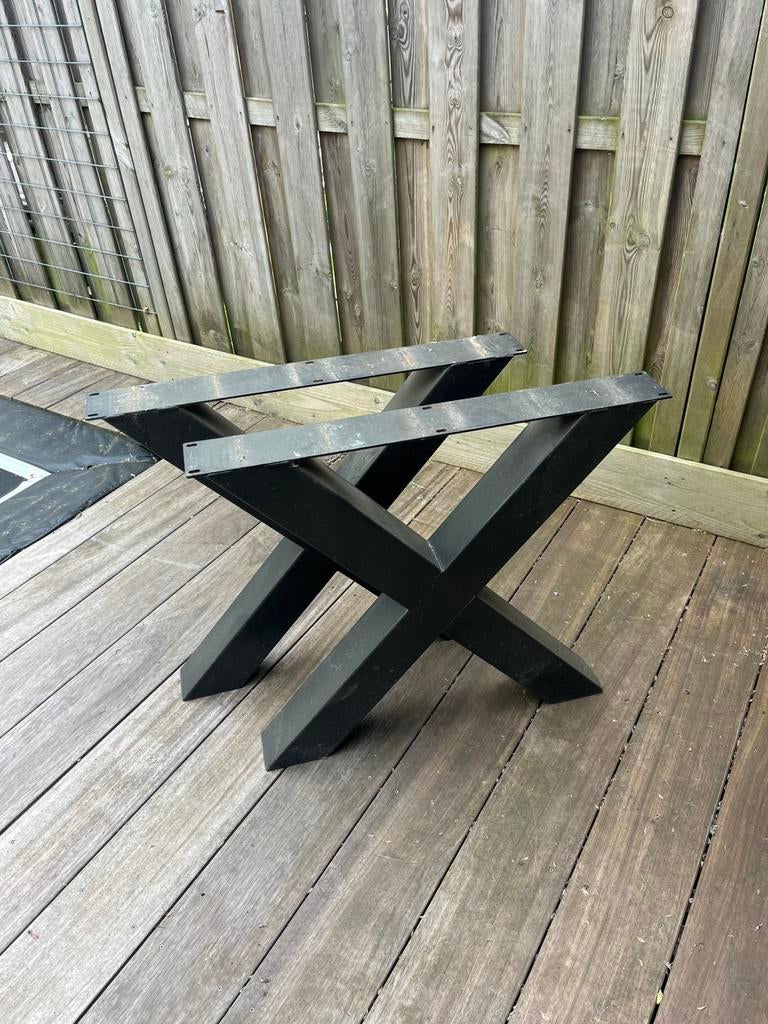 Twee x poten staal voor buiten of binnen, Tuin en Terras, Picknicktafels, Ophalen of Verzenden, Gebruikt, Vierkant, Staal