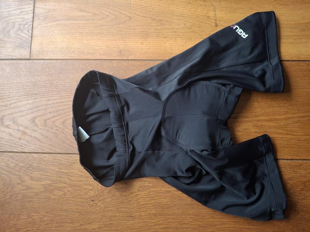 Agu fietsbroek maat S 2 stuks, Fietsen en Brommers, Fietsaccessoires | Fietskleding, S, Gebruikt, Kinderen, AGU