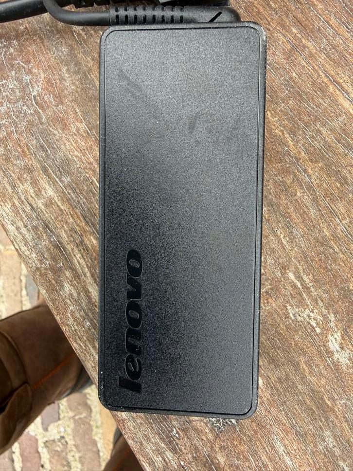 Originele Lenovo laptop oplader - Zo goed als nieuw, Computers en Software, Laptop-opladers, Zo goed als nieuw, Ophalen of Verzenden