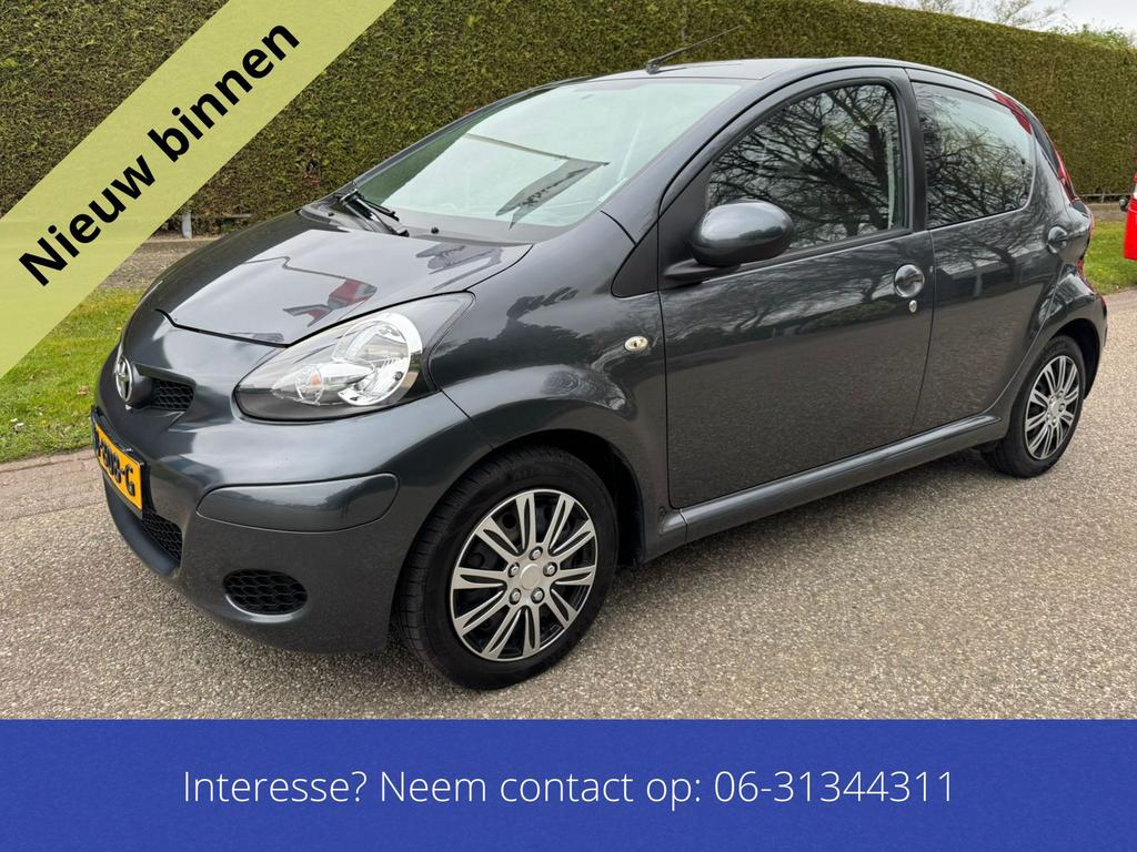 Keurig nette Toyota Aygo 1.0 12V Vvt-i Airco Nieuwe Apk, Voorwielaandrijving, 4 stoelen, 68 pk, Bedrijf