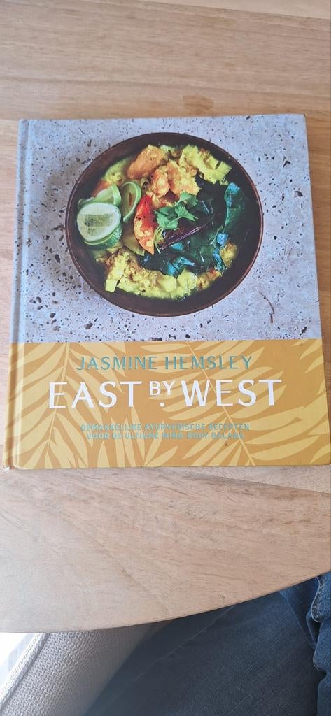 East by West - Jasmine Hemsley - Ayurvedische recepten, Gelezen, Jasmine Hemsley, Gezond koken, Ophalen of Verzenden