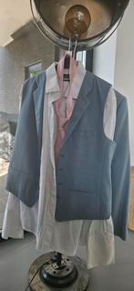 Stijlvol lichtblauw kostuum met roze stropdas, Kleding | Heren, Kostuums en Colberts, Maat 52/54 (L), Onbekend, Blauw, Ophalen of Verzenden