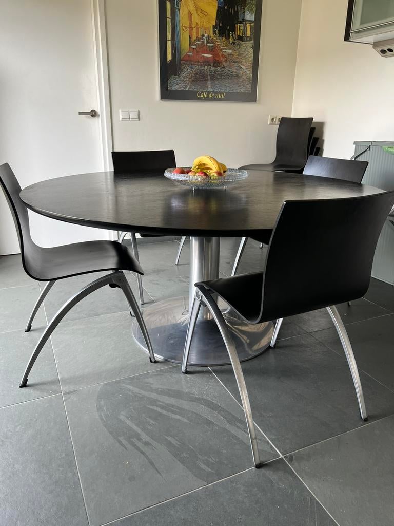 Ronde tafel van Artifort / Lande MOET SNEL WEG, Huis en Inrichting, Complete eetkamers, Zo goed als nieuw, 4 tot 6 stoelen, Ophalen