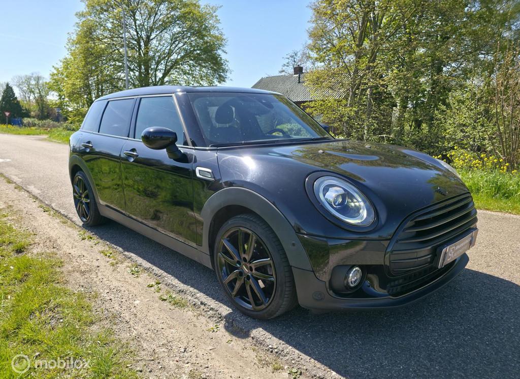 Mini Clubman 1.5 / Navi / Carplay / Stoelv / JCW velgen, Auto's, 1325 kg, Gebruikt, Leder en Stof, Zwart