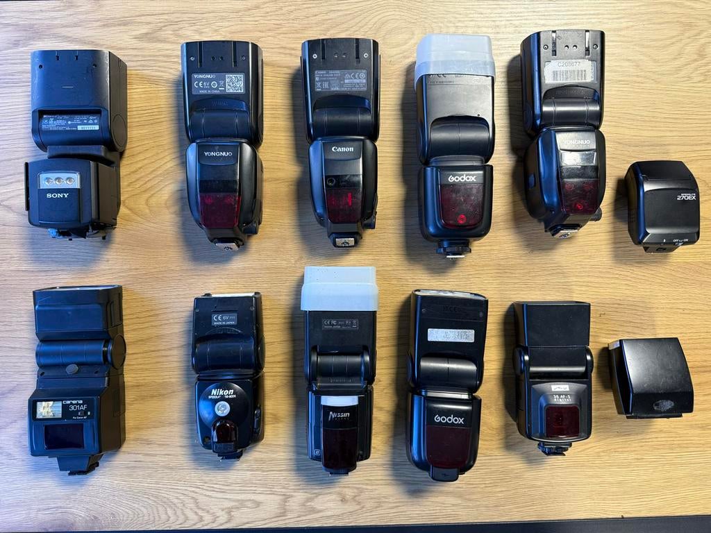 12 flitsers van verschillende merken (voor reparatie), Ophalen of Verzenden, Niet werkend, Overige merken