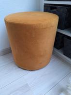 okergeel poefje 40cm hoog izgs, Huis en Inrichting, Banken | Voetenbanken en Poefen, Ophalen, Minder dan 50 cm, Rond, Minder dan 50 cm