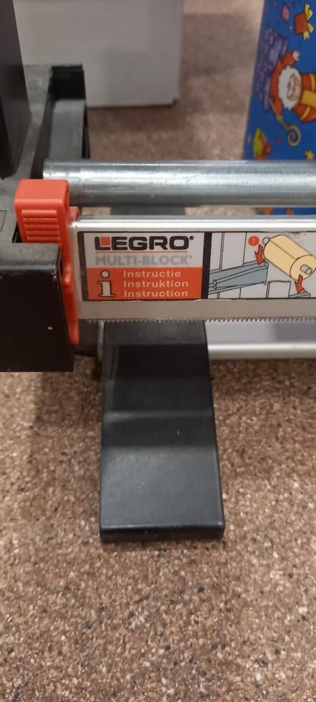 Legro Cadeaupapier Houder + 4Rollen Cadeau papier, Nieuw, Ophalen of Verzenden, Legro, Nvt