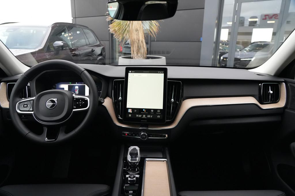 Volvo XC60 2.0 T8 Plug-in hybrid AWD Plus Dark 455pk Panoram, Automaat, Gebruikt, Zwart, 4 cilinders