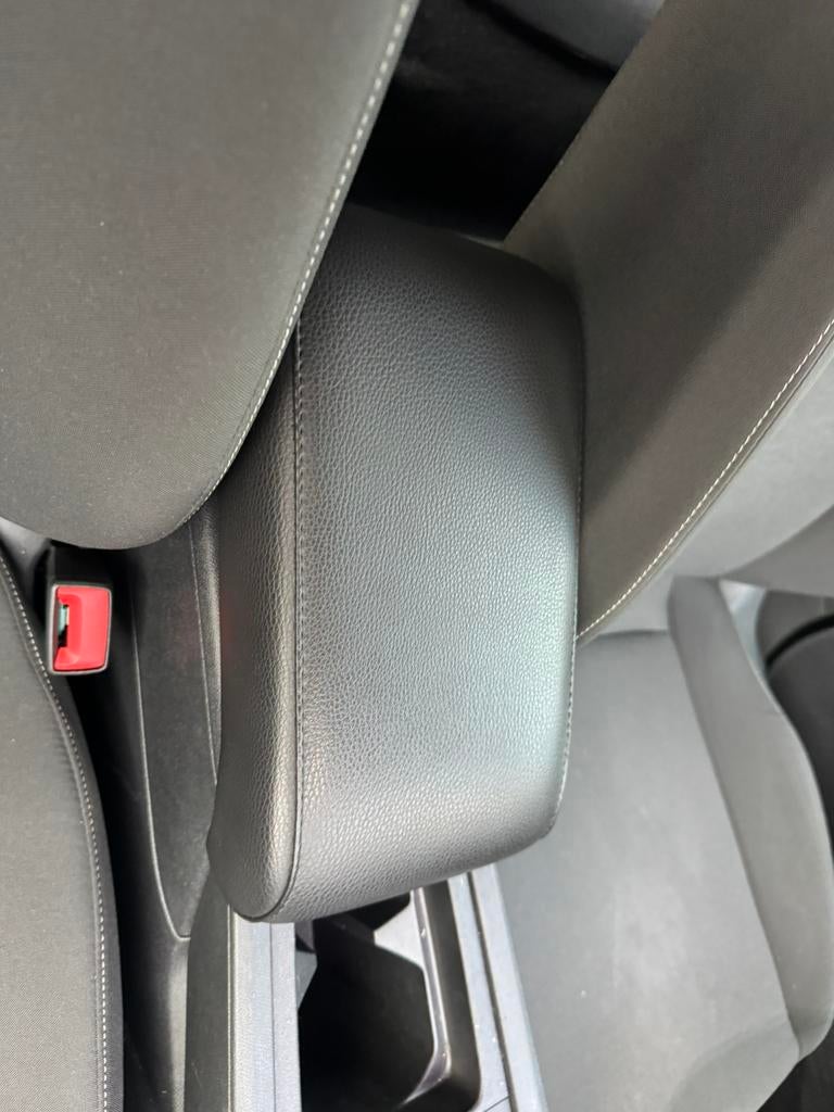 Seat leon 2022 model opberg ruimte en armsteun, Ophalen, Nieuw, Seat