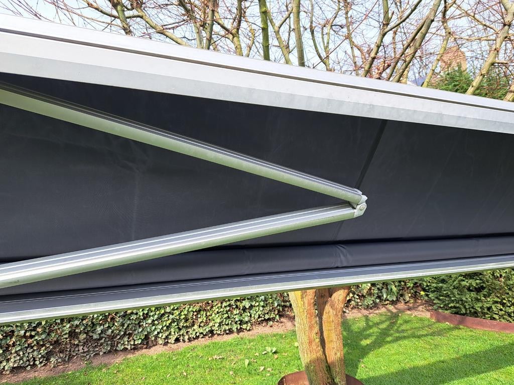 Antraciet 4x3 zonnescherm 400 breed x 300 uitval elektrisch, Gebruikt, Elektrisch, Ophalen of Verzenden, 250 cm tot 450 cm