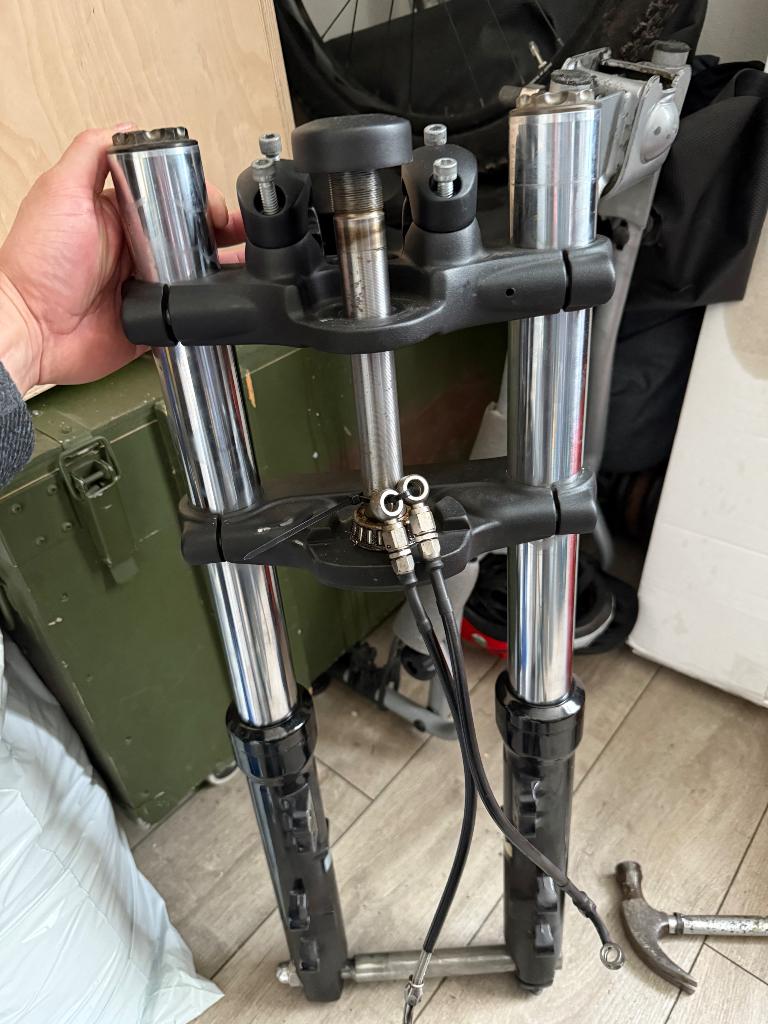 Harley Davidson V-rod voorvork met as en risers, Motoren, Onderdelen | Harley-Davidson, Ophalen, Gebruikt