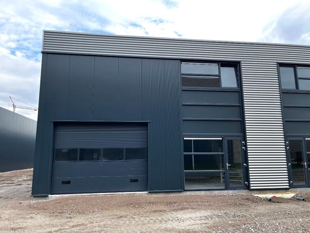 TE HUUR: Nieuw bedrijfspand 300m2 in Dronten, Zakelijke goederen, Bedrijfs Onroerend goed, 300 m², Huur, Bedrijfsruimte