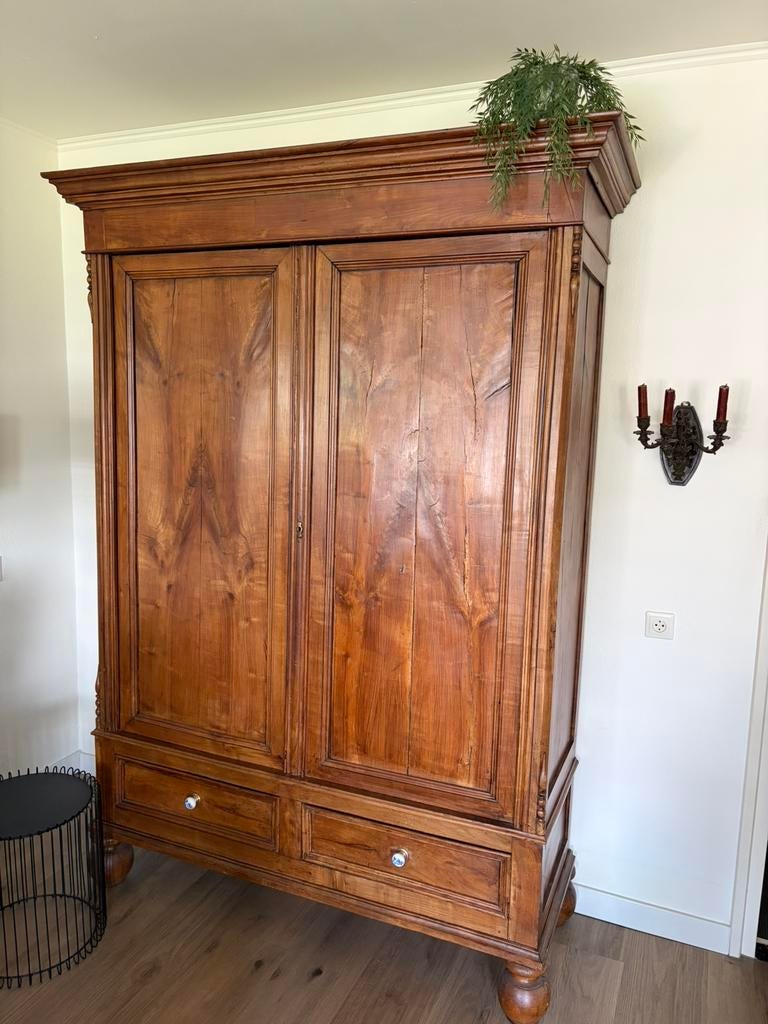 Mooie grote eikenhouten kast, Ophalen