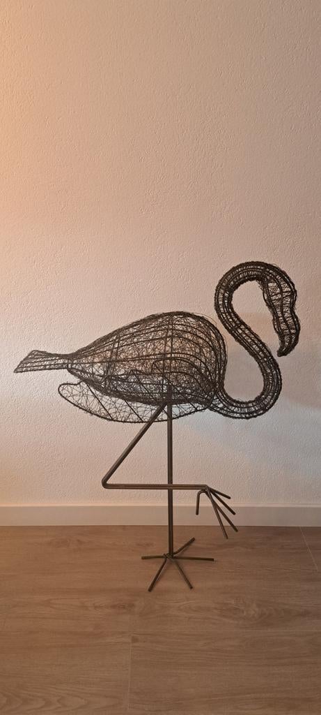 Mooi metalen flamingo-beeld, geschikt voor zowel de tuin als, Ophalen