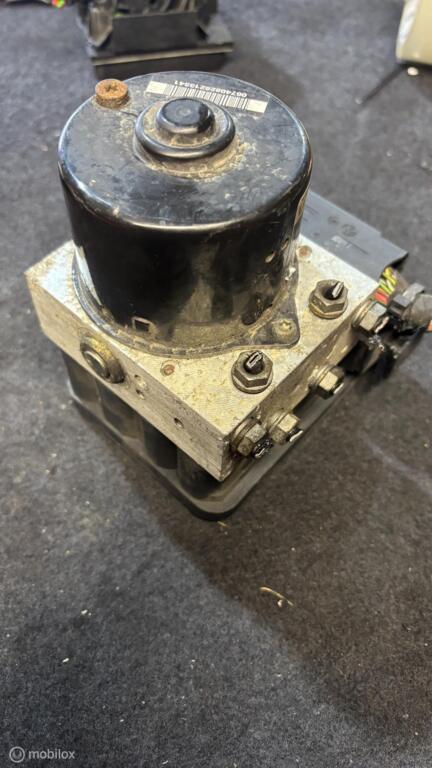 ABS pomp Volkswagen Touran I ('03-'06) 1k0907379k, Auto-onderdelen, Remmen en Aandrijving, Volkswagen, Gebruikt, Ophalen of Verzenden