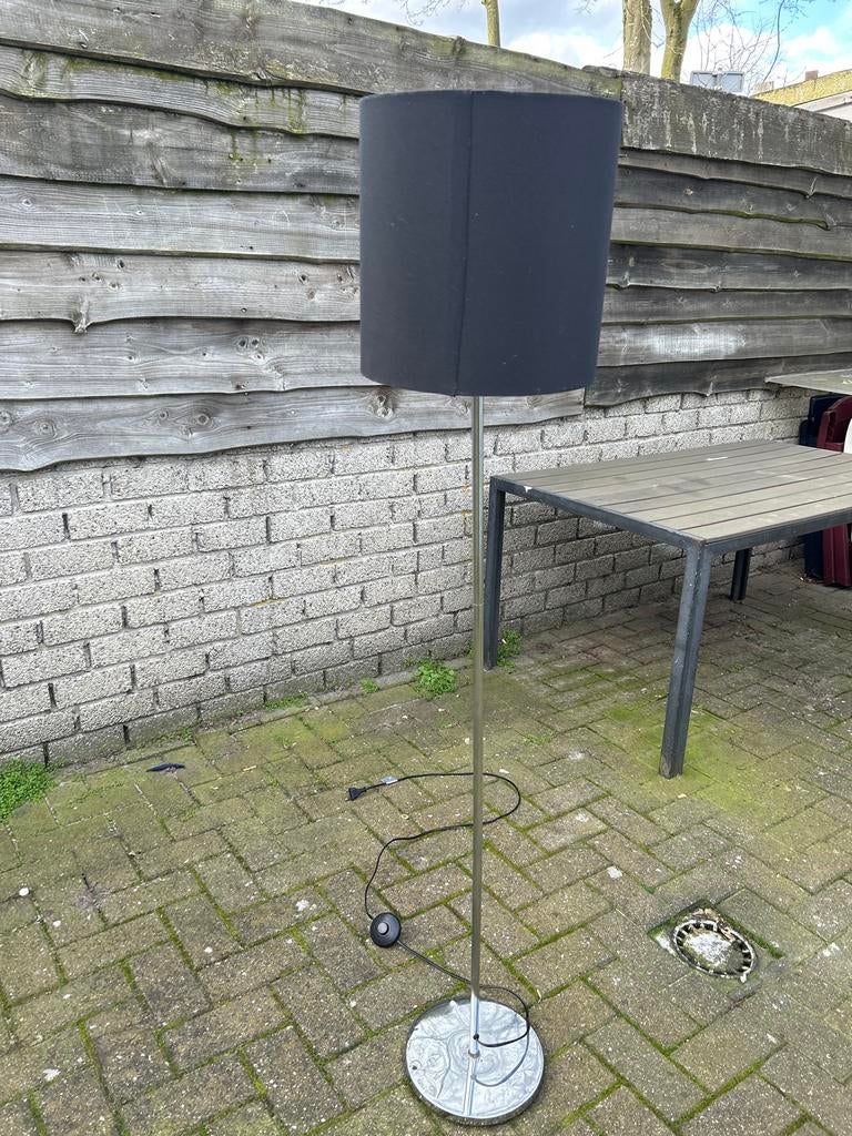 Staande lamp met nieuwe lamp, Ophalen of Verzenden, Gebruikt, Metaal, 150 tot 200 cm