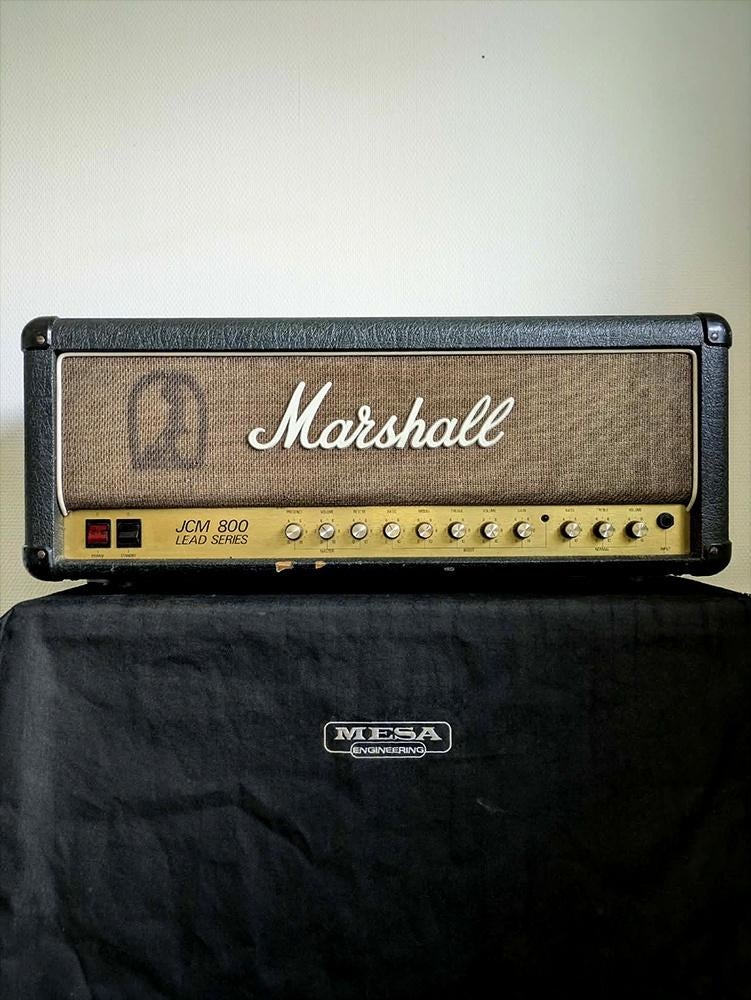 Marshall JCM 800 Lead 2210 (1985) + hardcase, Muziek en Instrumenten, Versterkers | Bas en Gitaar, Ophalen, Gebruikt, Gitaar, 50 tot 100 watt