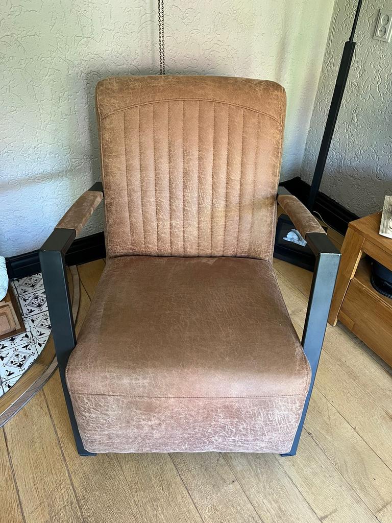 Mooie Fauteuil, Ophalen, Zo goed als nieuw, 50 tot 75 cm, Leer