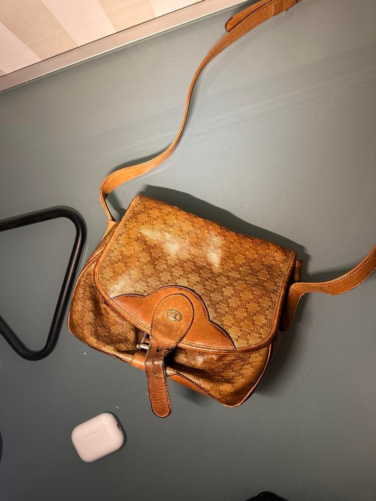 Antiek Celine Paris tasje, Sieraden, Tassen en Uiterlijk, Tassen | Damestassen, Ophalen of Verzenden, Gebruikt, Bruin, Schoudertasje