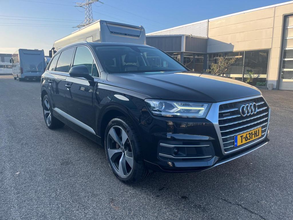 Audi Q7 50 TDI quattro 7-persoons Panoramdak Trekhaak, Auto's, Automaat, 15 km/l, Gebruikt, 241 €/maand