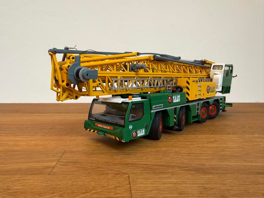Conrad Liebherr MK88 mobiele torenkraan Saan 1:50, Ophalen of Verzenden, Zo goed als nieuw, Hijskraan, Tractor of Landbouw, Conrad