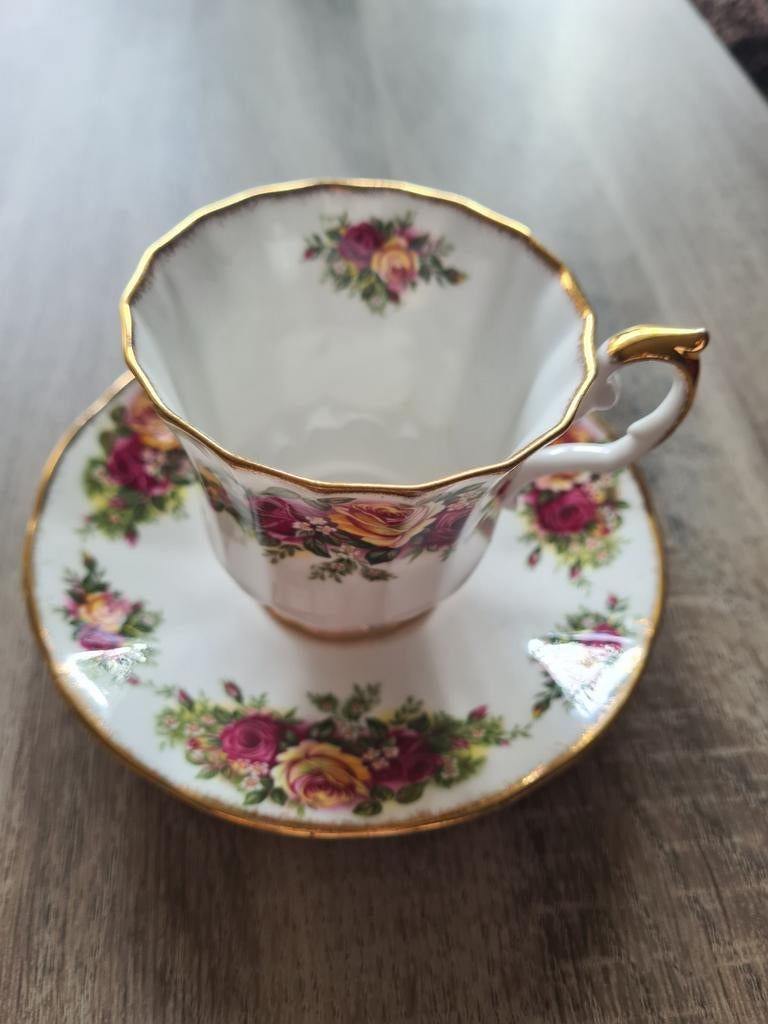 Kop en schotel Elizabeth English Garden, Ophalen