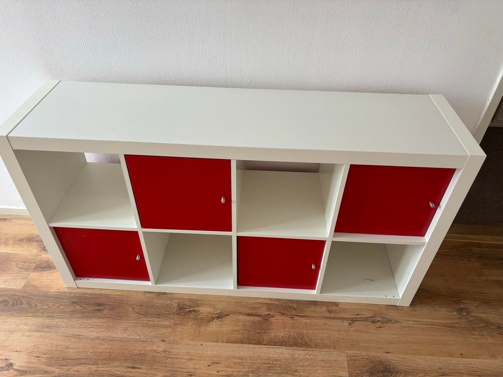Gereserveer - IKEA Kallax kast met 4 rode deurtjes, Ophalen, Gebruikt