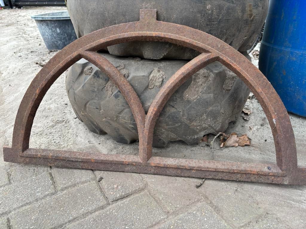 2 x Zware gietijzeren stalraam te koop, Ophalen, Zo goed als nieuw, Minder dan 80 cm