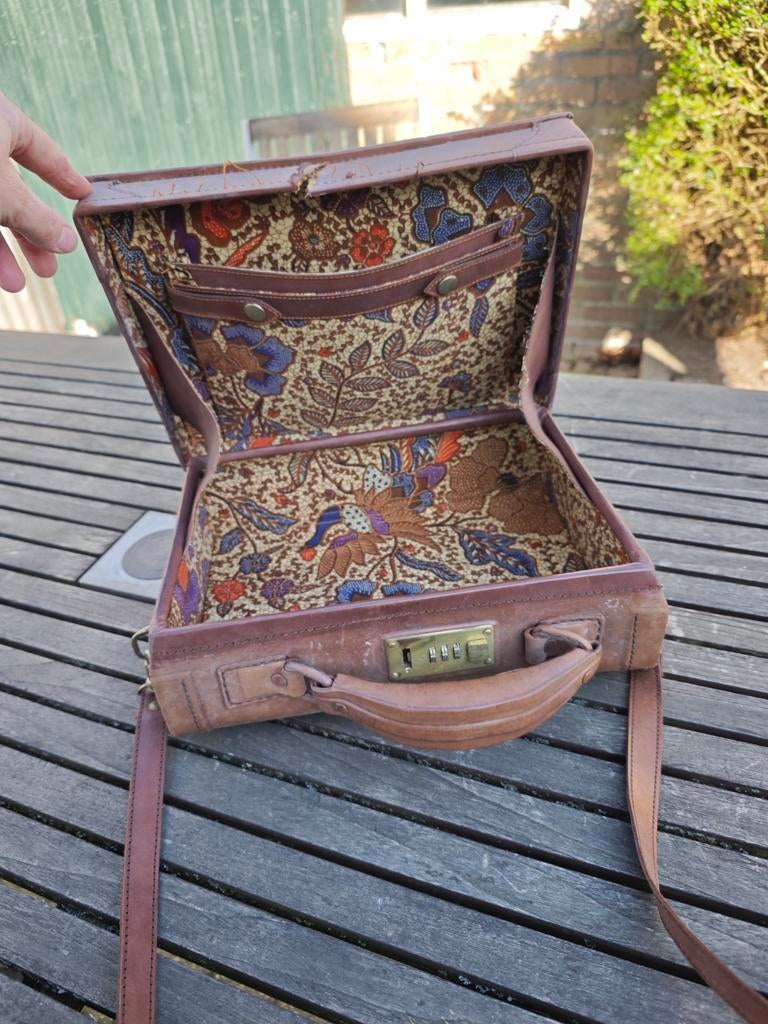 Decoratief koffertje met unieke voering, Gebruikt, Slot, Ophalen of Verzenden, Minder dan 35 cm
