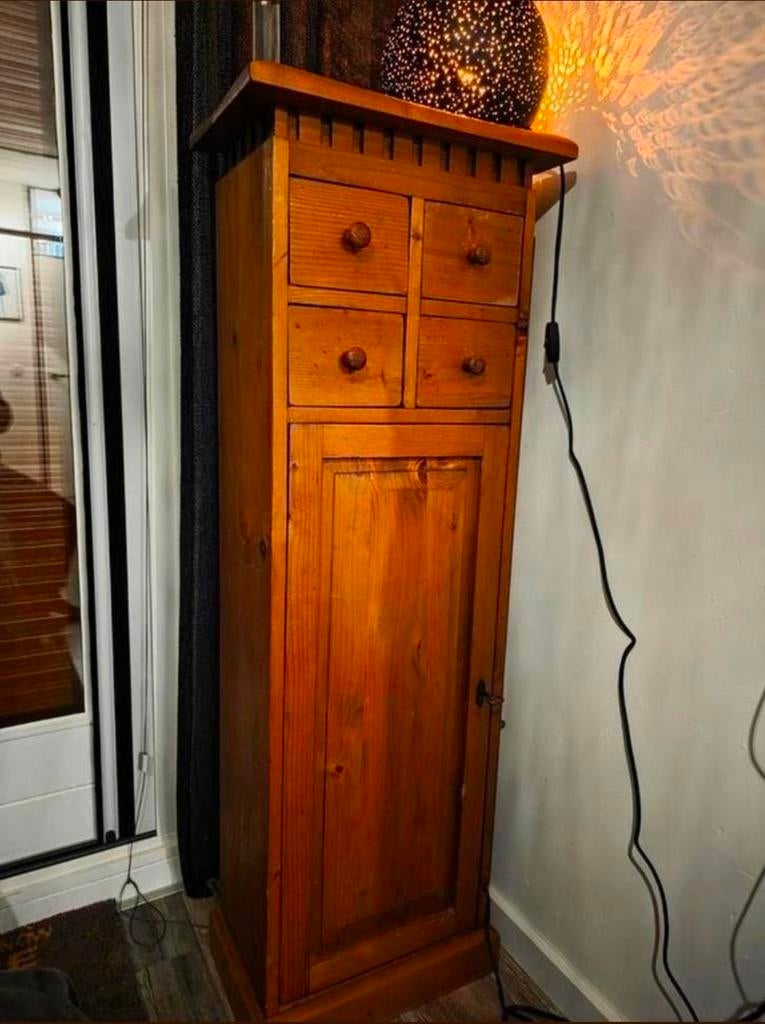 Massief houten kast met 4 lades en ruim kastgedeelte, Ophalen