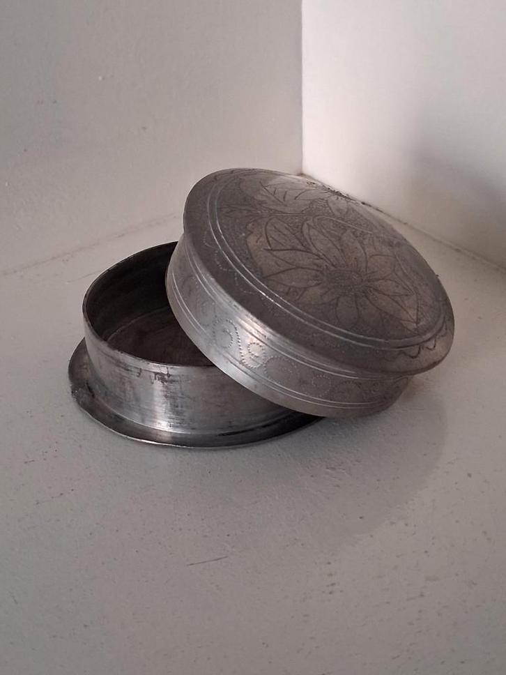 Uniek Banka Tinwer Doosje - Bloemenmotief - Antiek, Antiek en Kunst, Antiek | Tin, Ophalen of Verzenden