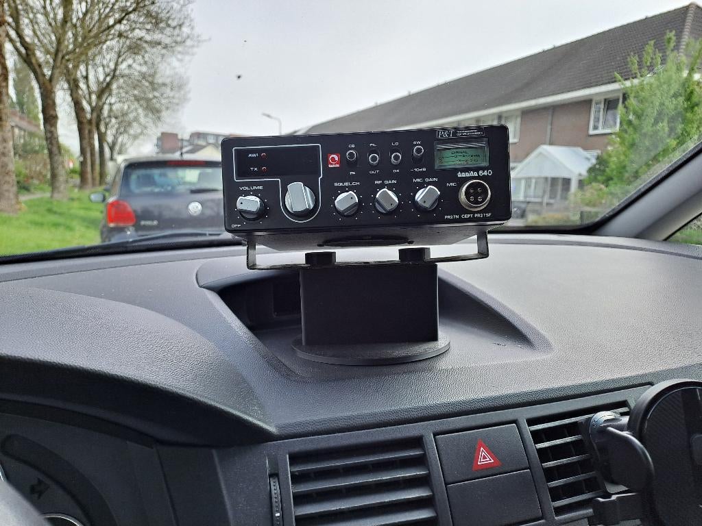 Auto dashboard beugel voor kleine 27mc of ham radio (NIEUW), Telecommunicatie, Zenders en Ontvangers, Nieuw, Zender en Ontvanger