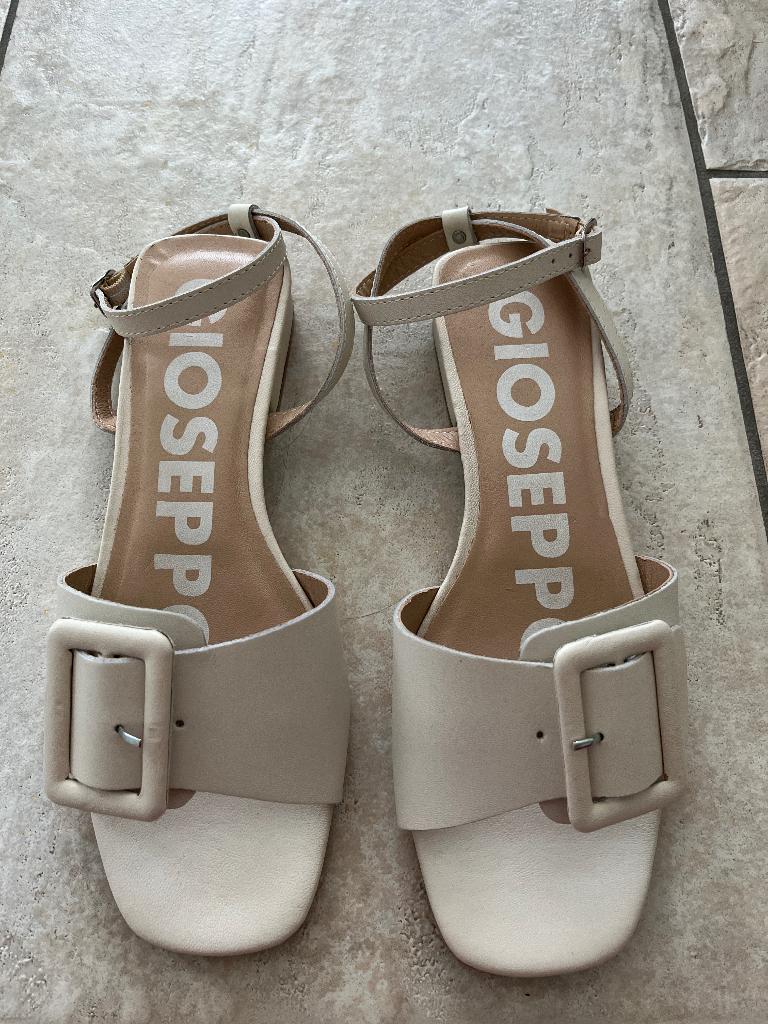 Beige Gioseppo sandalen, Gioseppo, Beige, Zo goed als nieuw, Sandalen of Muiltjes