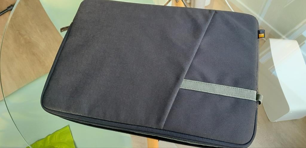 Mooie nieuwe laptophoes (sleeve) van Case Logic, Computers en Software, Laptophoezen, Ophalen of Verzenden, 15 inch, Nieuw, Case Logic