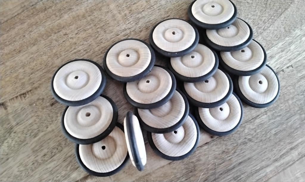 18 Beuken Houten Wielen met Rubberen Band - Knutselmateriaal, Hobby en Vrije tijd, Ophalen of Verzenden, Nieuw, Knutselwerk