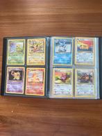 Oude collectie Pokémonkaarten in map, Ophalen of Verzenden, Gebruikt, Meerdere kaarten, Foil