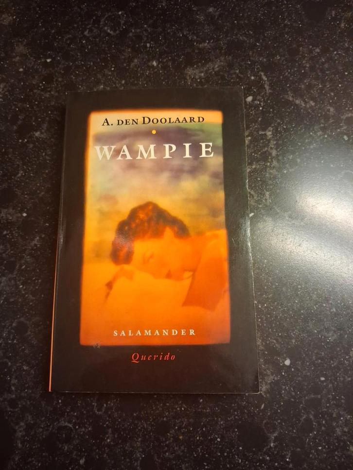 Wampie - A. den Doolaard (Salamander Querido), Boeken, Romans, Gelezen, Nederland, Ophalen of Verzenden